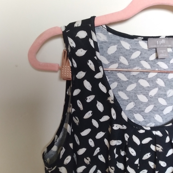 J Jill Wearever Collection Black & White Feather Print Sleeveless Scoop Neck Top - Picture 5 of 8